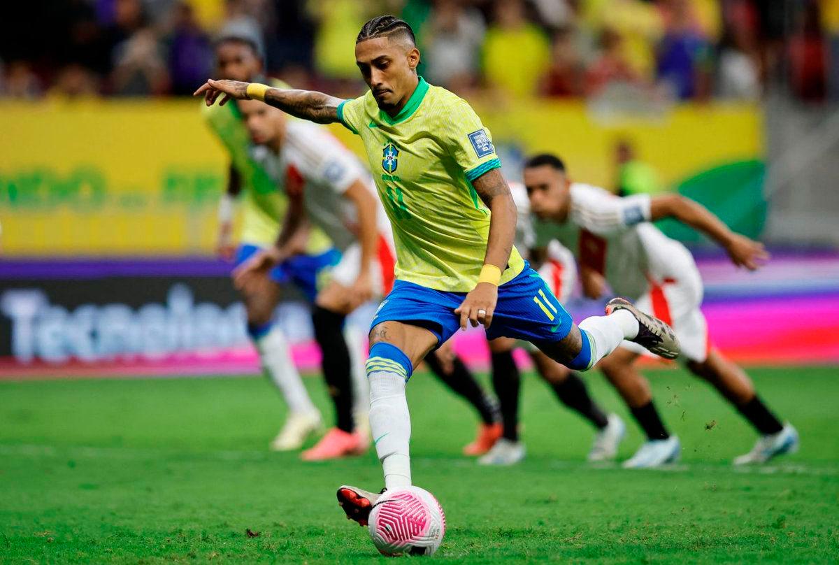 Raphinha wins Liga player of the year as Yamal gets youth prize
