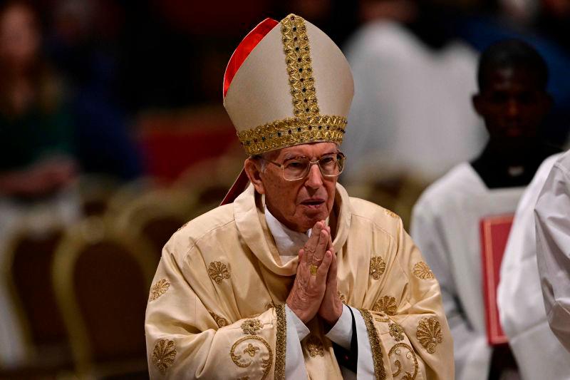 Recovering pope expected to delight crowds at Easter Sunday mass Recovering pope expected to delight crowds at Easter Sunday mass