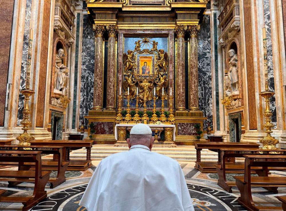 Recovering pope out and about again at favourite Rome Basilica