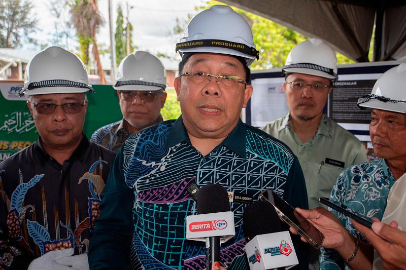 Religious preachers should not charge like celebrities, says Jakim Religious preachers should not charge like celebrities, says Jakim
