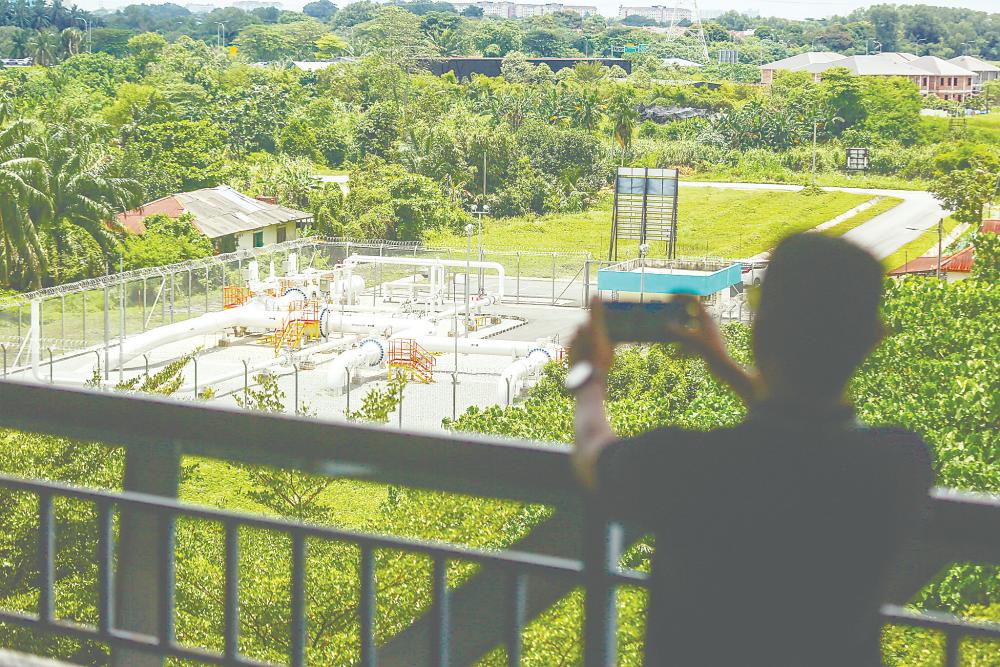 Residents staying near gas pipelines living in fear