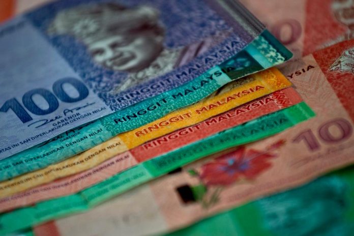 Ringgit stregthens against greenback on positive sentiment Ringgit stregthens against greenback on positive sentiment