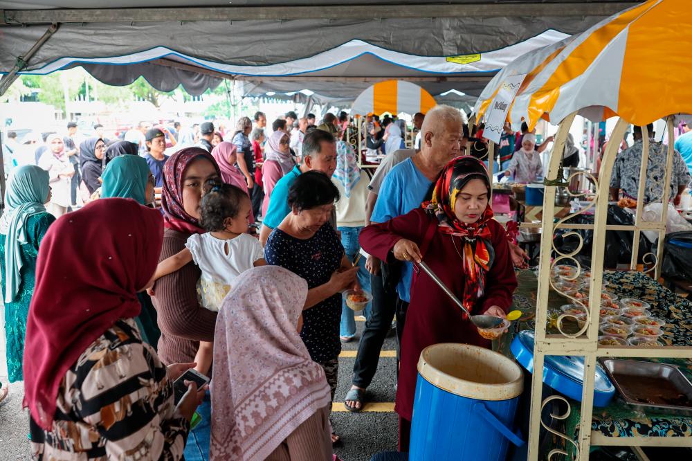 Roasted lamb and deer draw crowds at Penang’s MADANI 2025 Aidilfitri open house Roasted lamb and deer draw crowds at Penang’s MADANI 2025 Aidilfitri open house