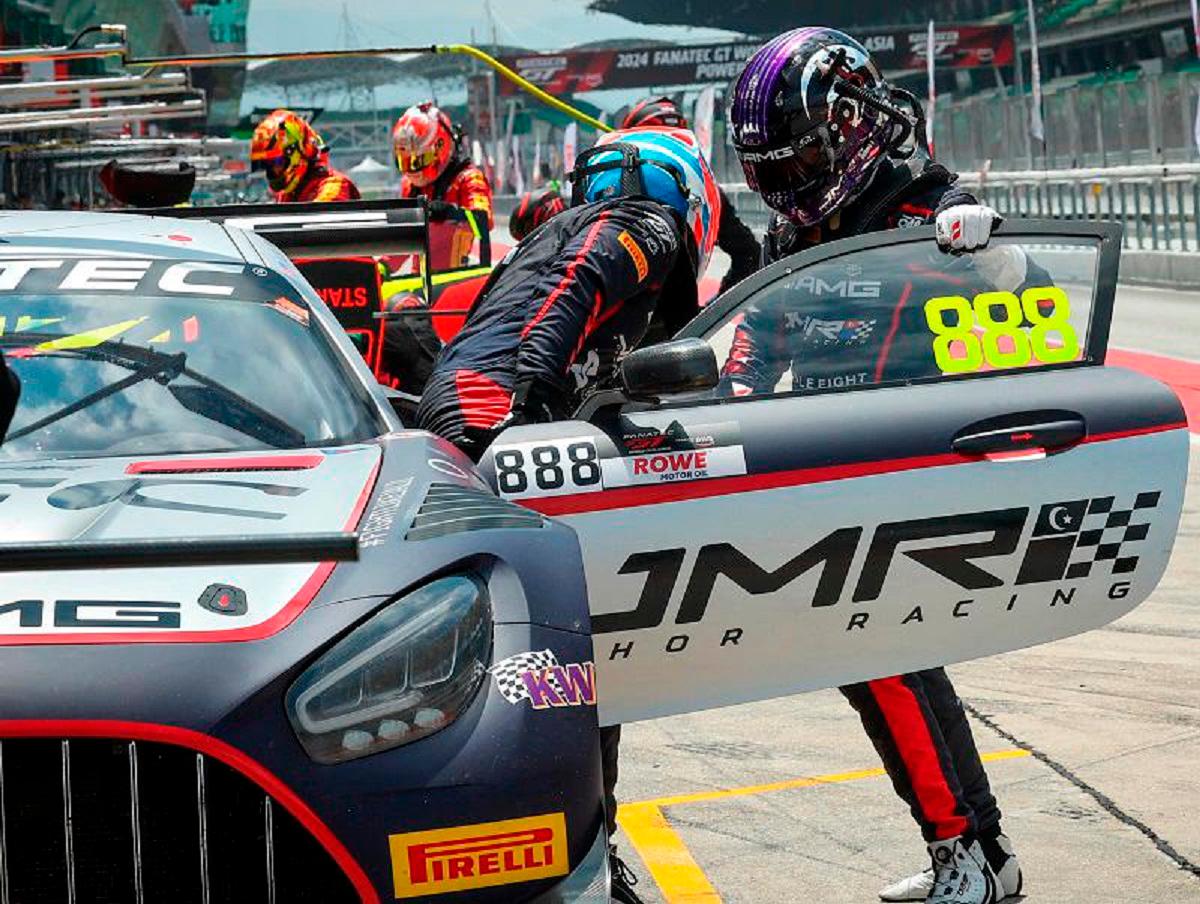 Royal duo eyeing regal performance at 24 hours of Spa race Royal duo eyeing regal performance at 24 hours of Spa race