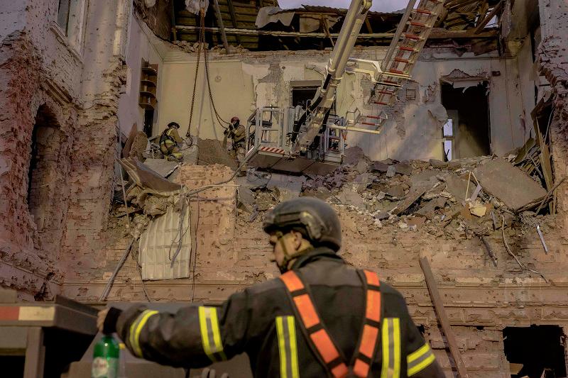 Russian missile strike on Ukraine city kills 34 Russian missile strike on Ukraine city kills 34