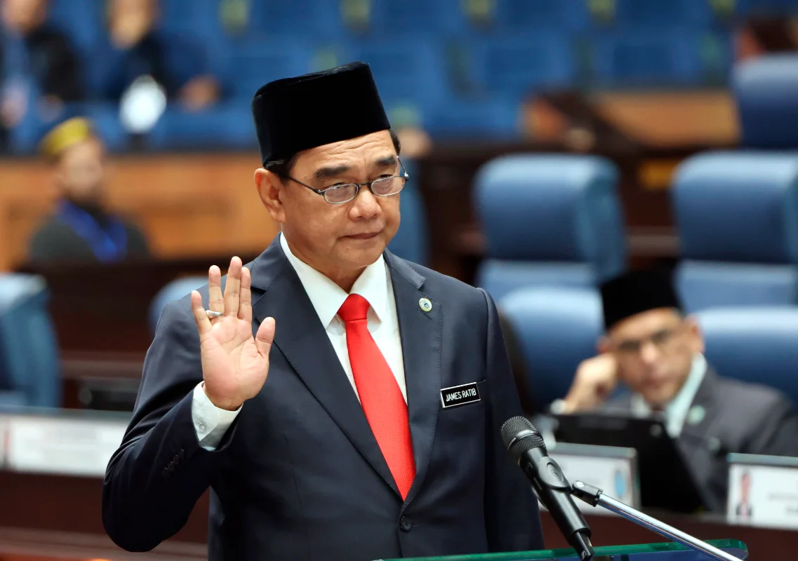 Sabah accelerates school digitalisation with laptops and Starlink internet Sabah accelerates school digitalisation with laptops and Starlink internet