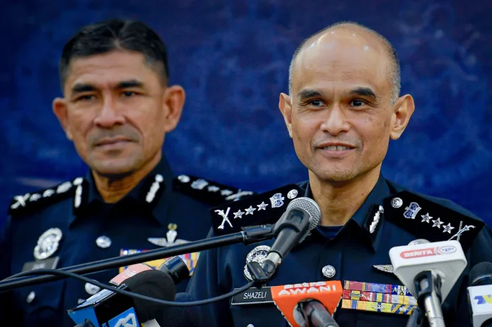 Polis keluarkan 1,466 saman trafik dalam Ops Ambang Tahun Baharu Polis keluarkan 1,466 saman trafik dalam Ops Ambang Tahun Baharu