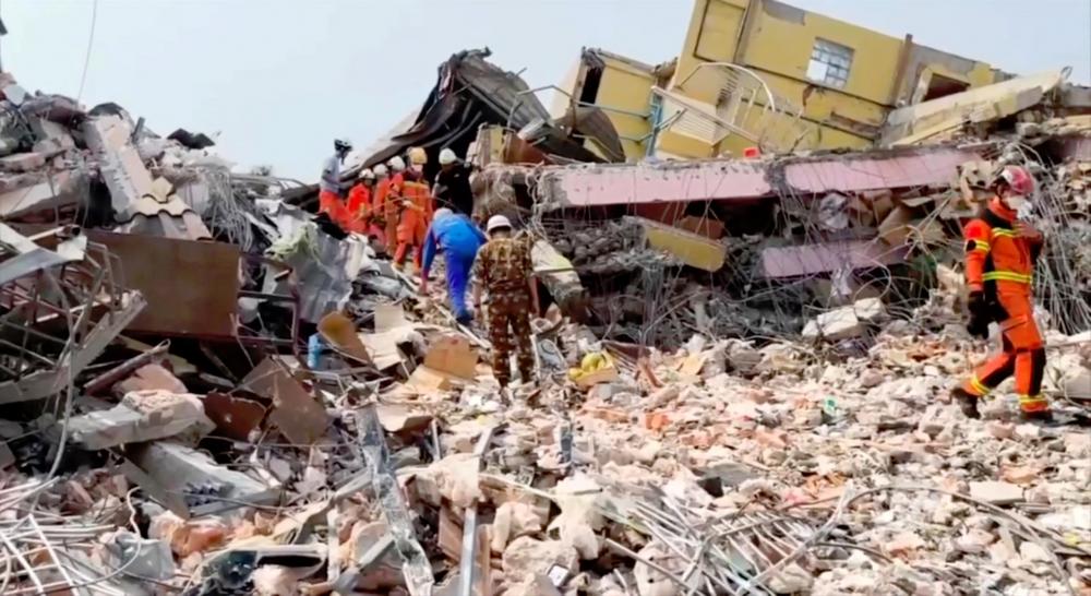 SMART team recovers four bodies from Myanmar earthquake rubble SMART team recovers four bodies from Myanmar earthquake rubble