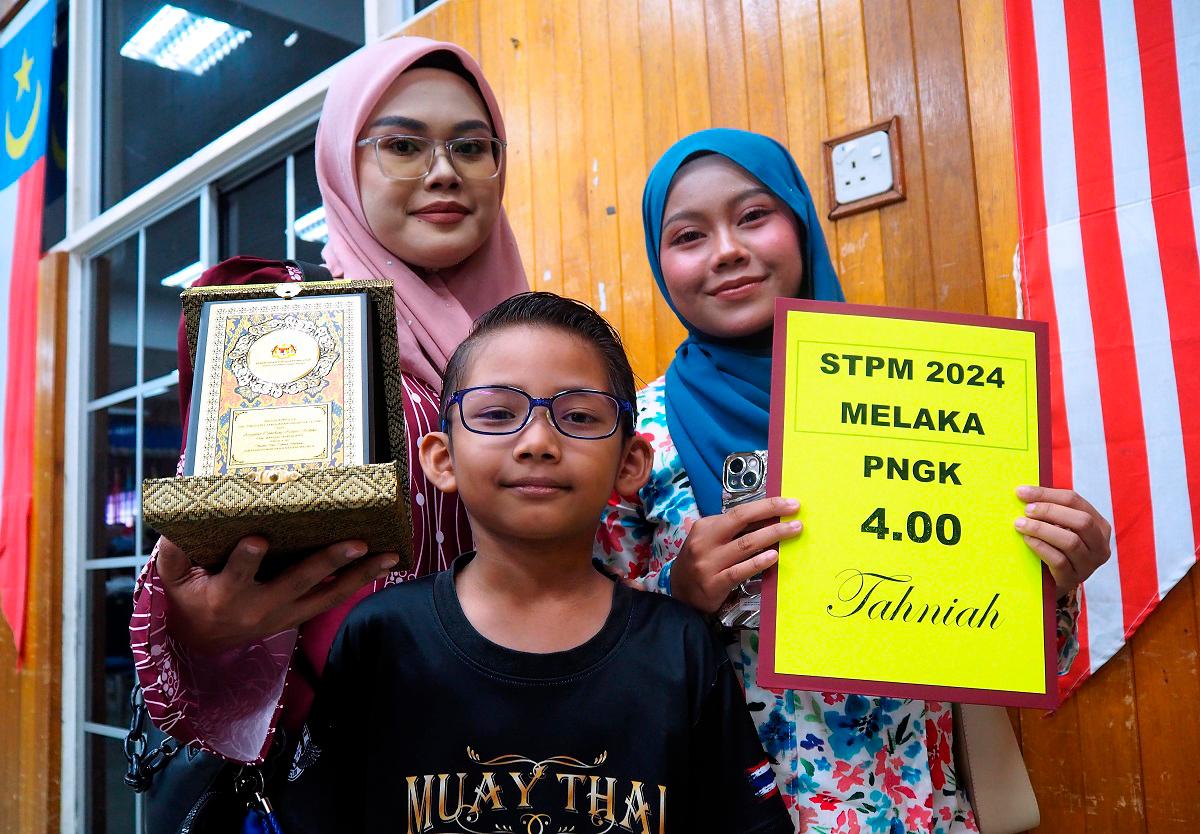 STPM top scorer rises above adversity after accident STPM top scorer rises above adversity after accident