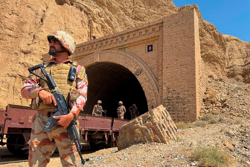 SW Pakistan separatists kill 5 paramilitaries: police