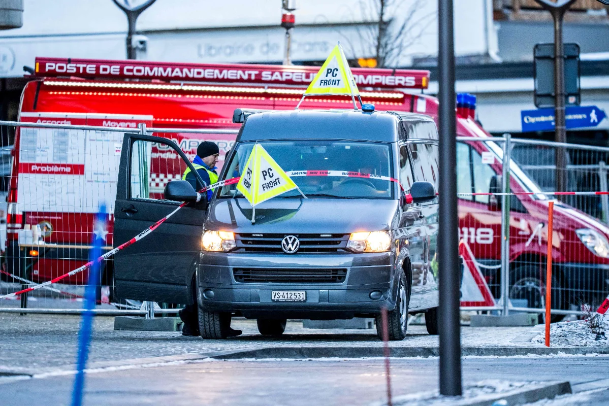 Fire at Swiss ski resort bar kills several on New Year's Eve