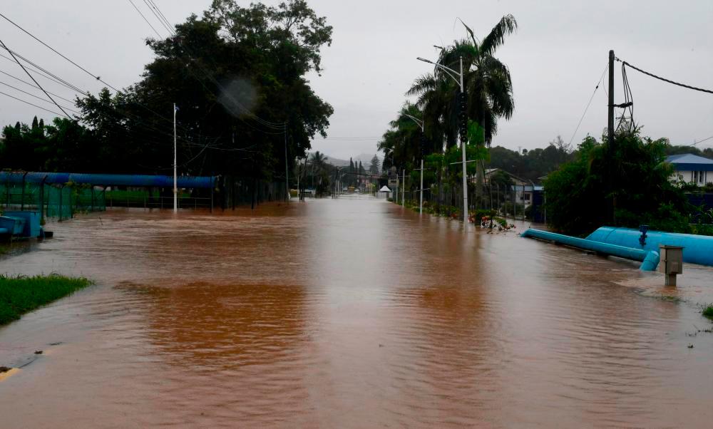 Sabah electricity monitors power supply in flood-affected areas Sabah electricity monitors power supply in flood-affected areas
