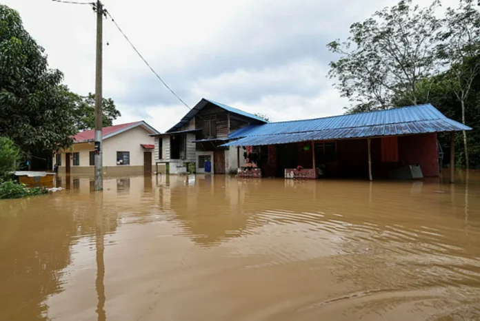 Mangsa banjir di Sarawak meningkat, Johor catat sedikit penurunan Mangsa banjir di Sarawak meningkat, Johor catat sedikit penurunan