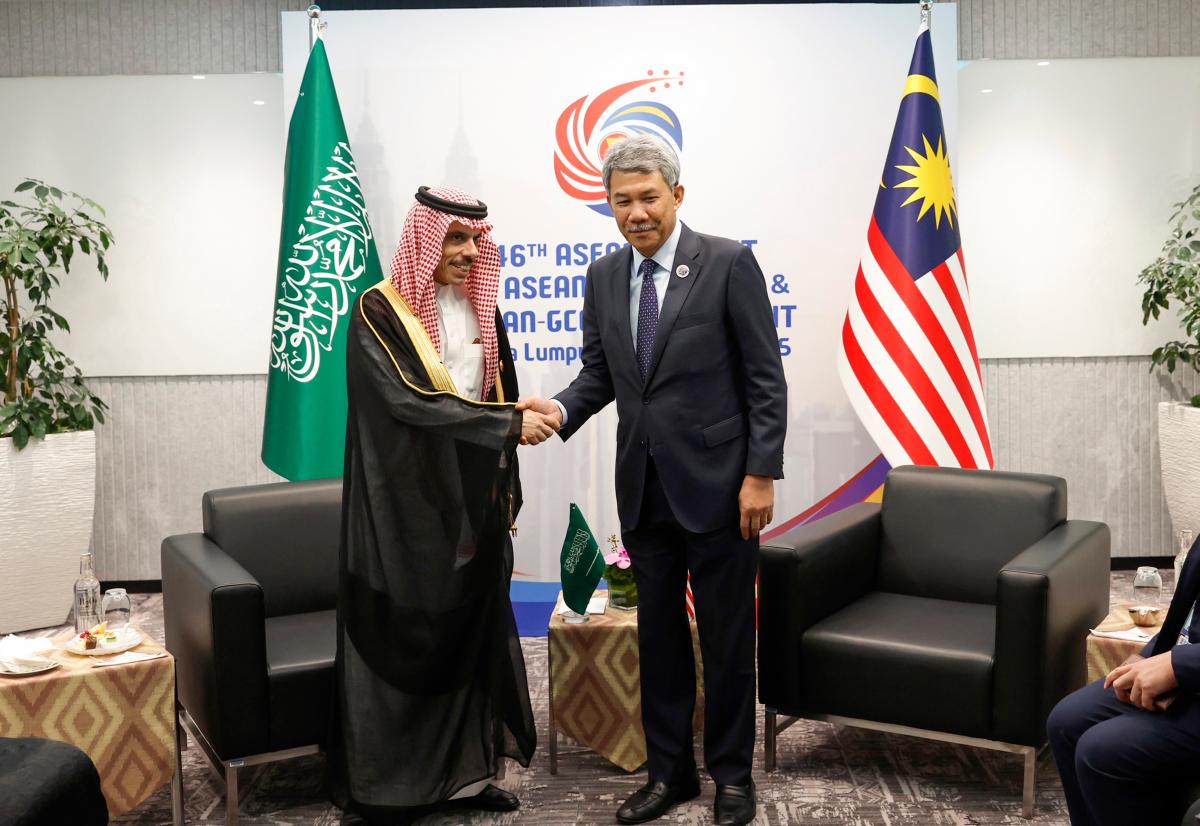 Saudi, Malaysian Foreign Ministers hold talks at ASEAN-GCC Summit Saudi, Malaysian Foreign Ministers hold talks at ASEAN-GCC Summit