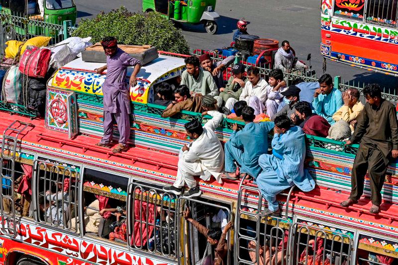 Saudi to mark Eid al-Fitr Sunday, other Mideast states on Monday Saudi to mark Eid al-Fitr Sunday, other Mideast states on Monday