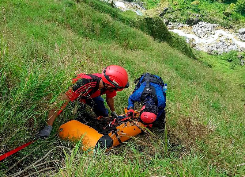 Search team recovers body of Malaysian who fell on Rinjani trail Search team recovers body of Malaysian who fell on Rinjani trail