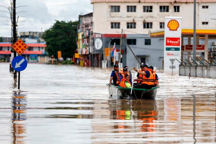 Segamat latest district in Johor to be hit by floods; evacuee numbers rise in Sabah Segamat latest district in Johor to be hit by floods; evacuee numbers rise in Sabah