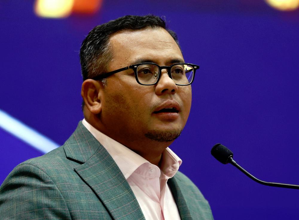 Selangor PKR backs Nurul Izzah for deputy president post - Amirudin Selangor PKR backs Nurul Izzah for deputy president post - Amirudin