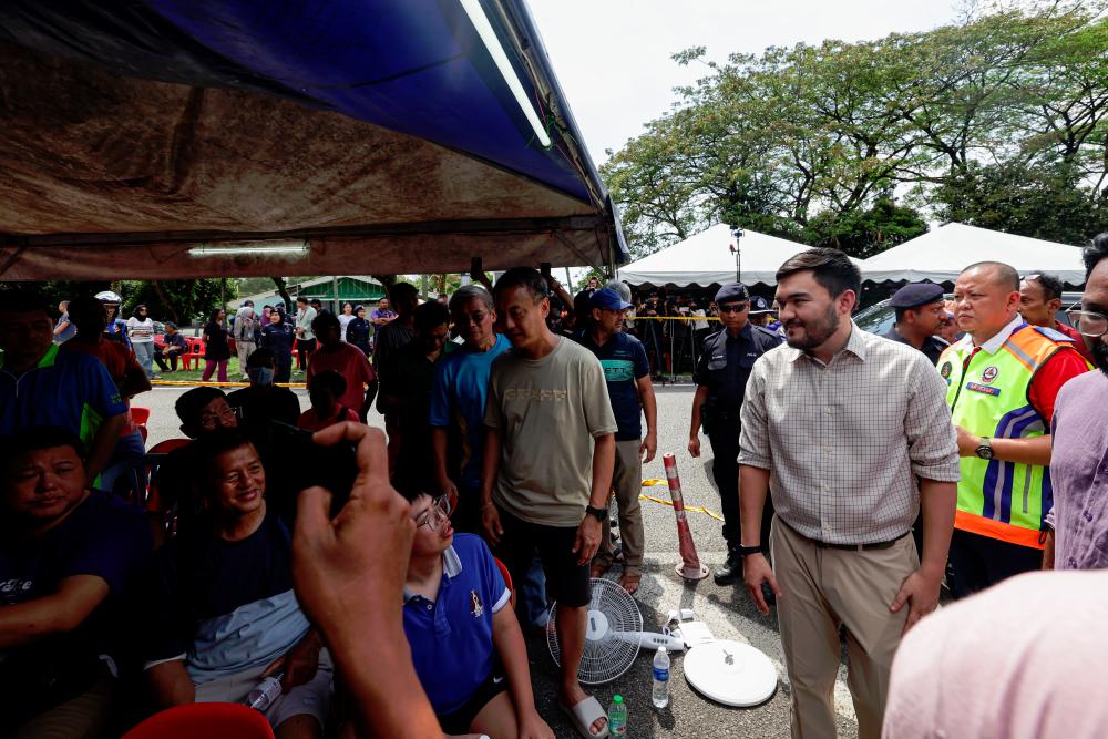 Selangor Raja Muda orders relocation of fire victims to more comfortable accommodations
