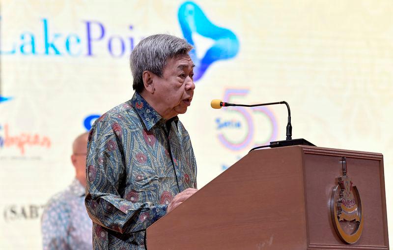 Selangor Sultan rejects proposal on guidelines for Muslims at non-Muslim events