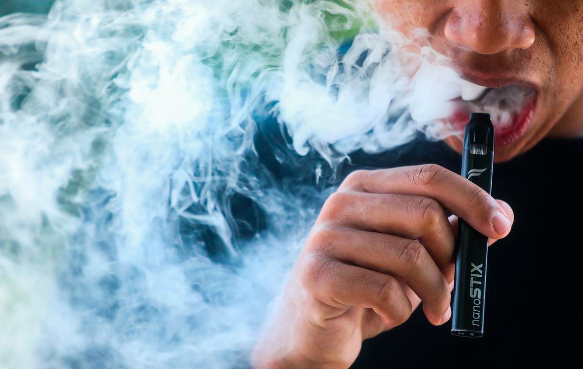Selangor govt orders removal of advertisements promoting vape products Selangor govt orders removal of advertisements promoting vape products