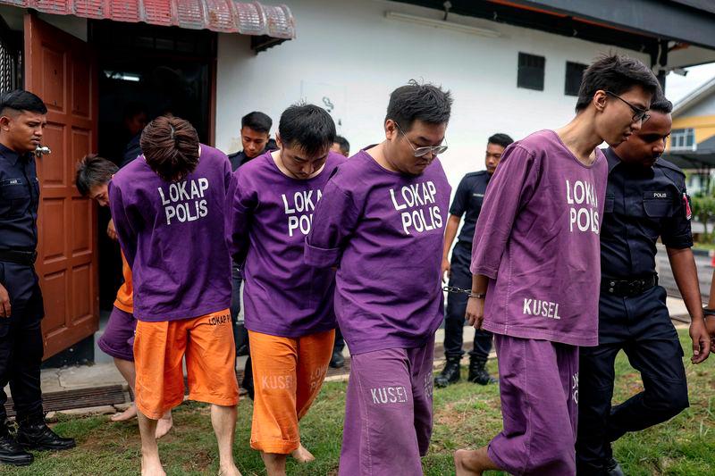 Sembilan termasuk 8 warga Taiwan didakwa edar dadah lebih 400kg Sembilan termasuk 8 warga Taiwan didakwa edar dadah lebih 400kg