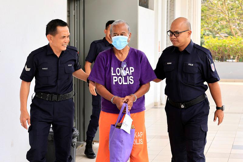 Senior citizen fined RM30,000 for uploading offensive communication about Agong, Malay Rulers
