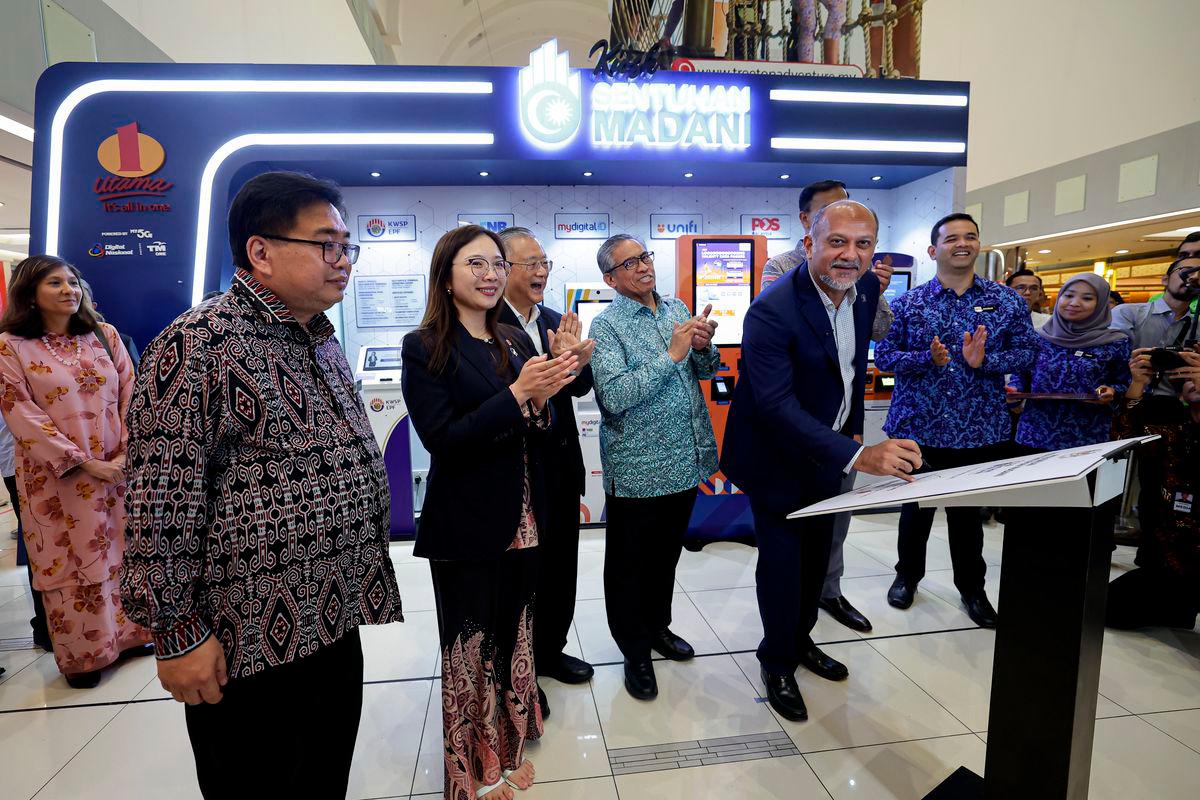 Sentuhan MADANI Kiosk helps improve access to government services - Gobind Sentuhan MADANI Kiosk helps improve access to government services - Gobind