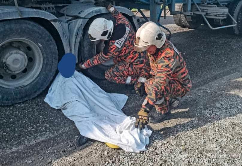 Singaporean cyclist killed after being hit by trailer Singaporean cyclist killed after being hit by trailer
