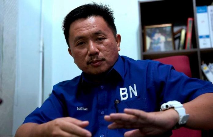 Sipitang MP’s impromptu rendition enlivens Dewan Rakyat during Media Council Bill debate