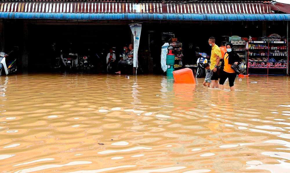 Slight rise in Sarawak flood evacuees, Johor and Perak stable Slight rise in Sarawak flood evacuees, Johor and Perak stable