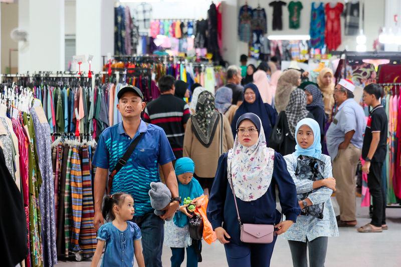 Small businesses raise concerns over new RM1,700 minimum wage Small businesses raise concerns over new RM1,700 minimum wage