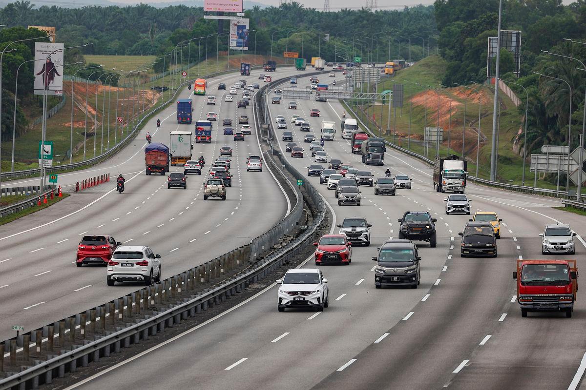 Smooth traffic flow on major highways on morning of Aidiladha celebration Smooth traffic flow on major highways on morning of Aidiladha celebration