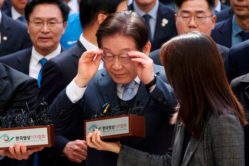 South Korea's presidential front-runner Lee Jae-myung enters leadership race South Korea's presidential front-runner Lee Jae-myung enters leadership race
