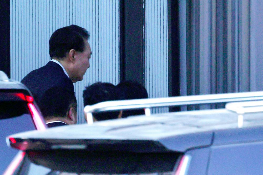 South Korean investigators arrest impeached President Yoon, ending weeks-long standoff South Korean investigators arrest impeached President Yoon, ending weeks-long standoff