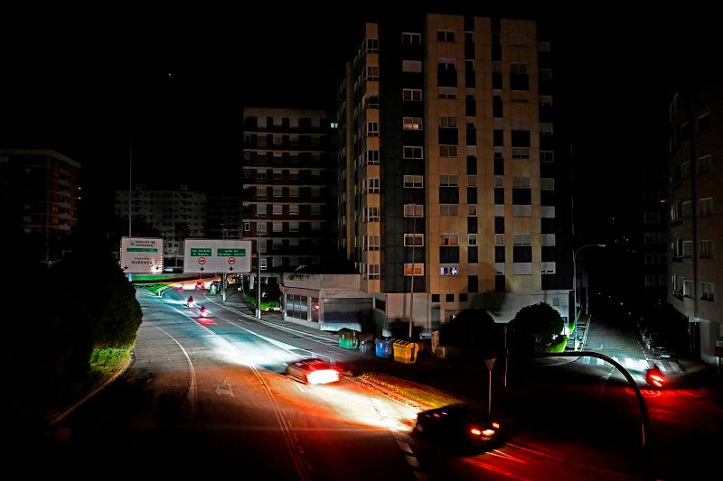 Spain starts probing causes of massive blackout