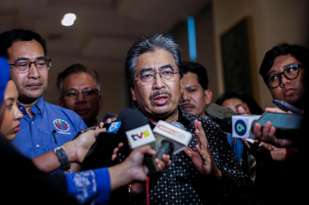 Special press conference next week to clarify Kampung Sungai Baru issue - Johari Special press conference next week to clarify Kampung Sungai Baru issue - Johari