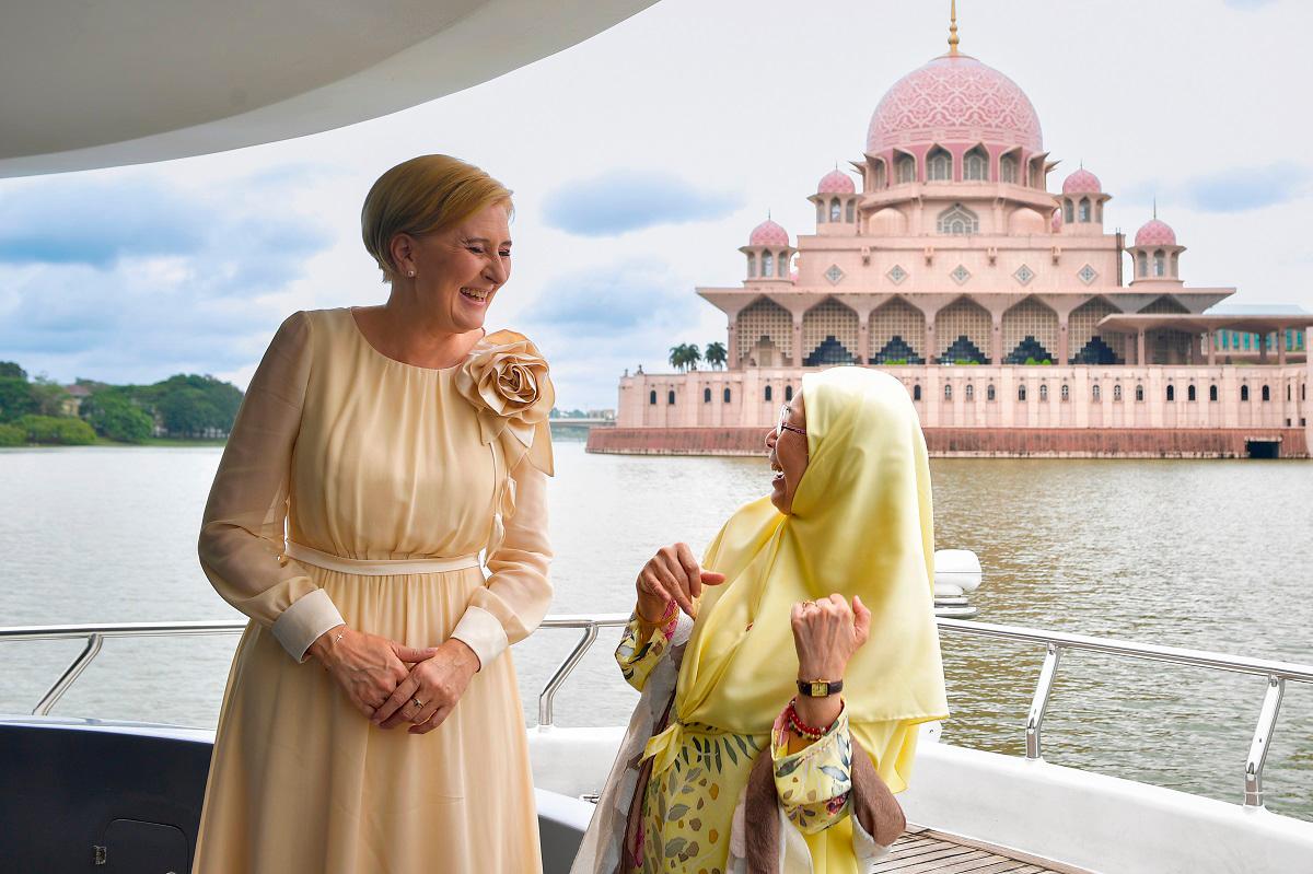 Spouse of Polish President, Agata Duda enjoys lake cruise in Putrajaya