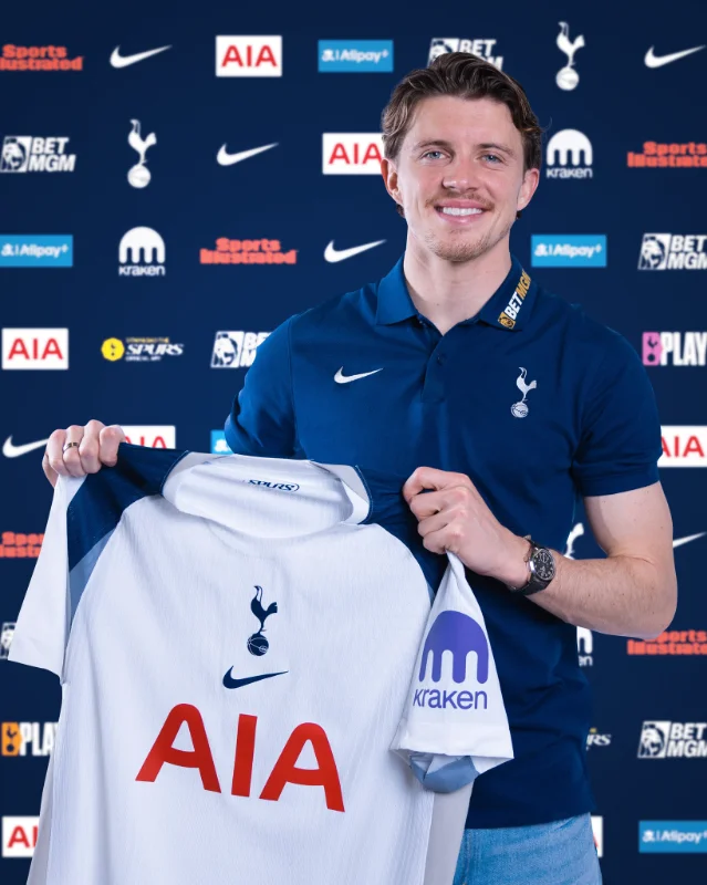 Spurs sign England midfielder Gallagher from Atletico Madrid