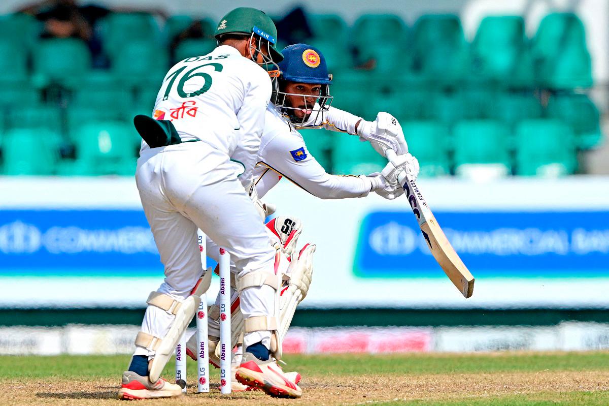 Sri Lanka bowl out Bangladesh for 247 in second Test