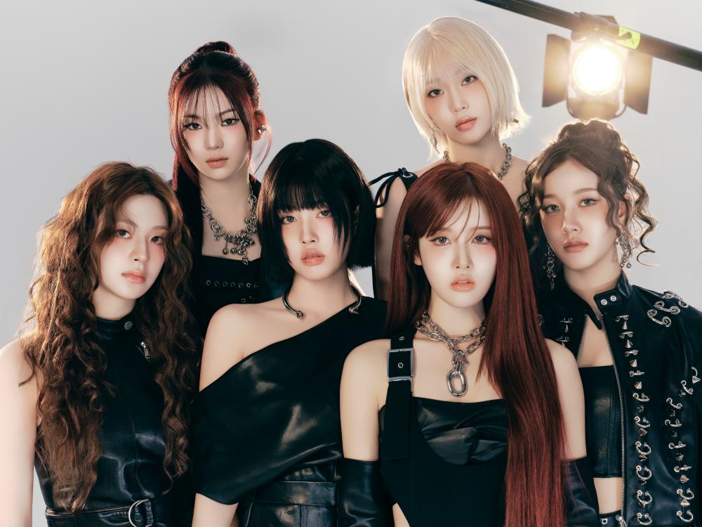 StayC ushers in new era with edgy album [S] 
