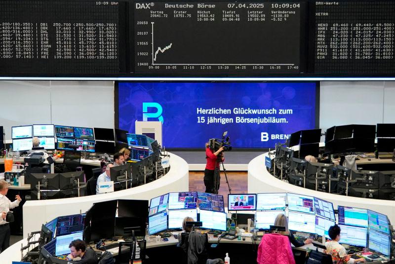 Stocks plunge on tariff turmoil, markets bet on rapid US rate cuts Stocks plunge on tariff turmoil, markets bet on rapid US rate cuts