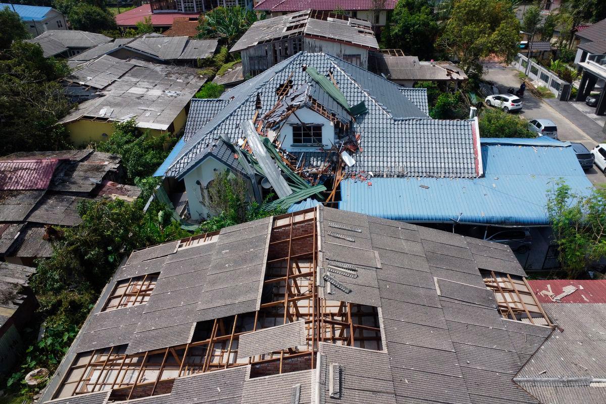 Storms damage over 80 houses near Jempol