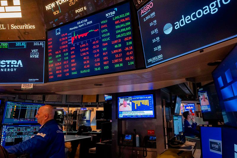 ‘Stupidity’, ‘weakness’ - Economists weigh in on Trump’s tariffs ‘Stupidity’, ‘weakness’ - Economists weigh in on Trump’s tariffs