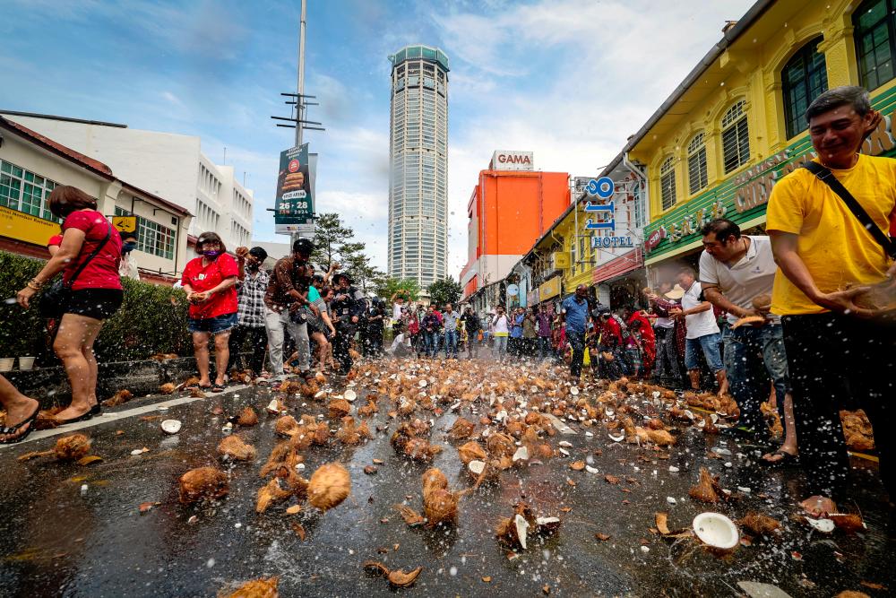 Subsidies, logistics key to stabilising coconut prices during Thaipusam, says KLSICCI president