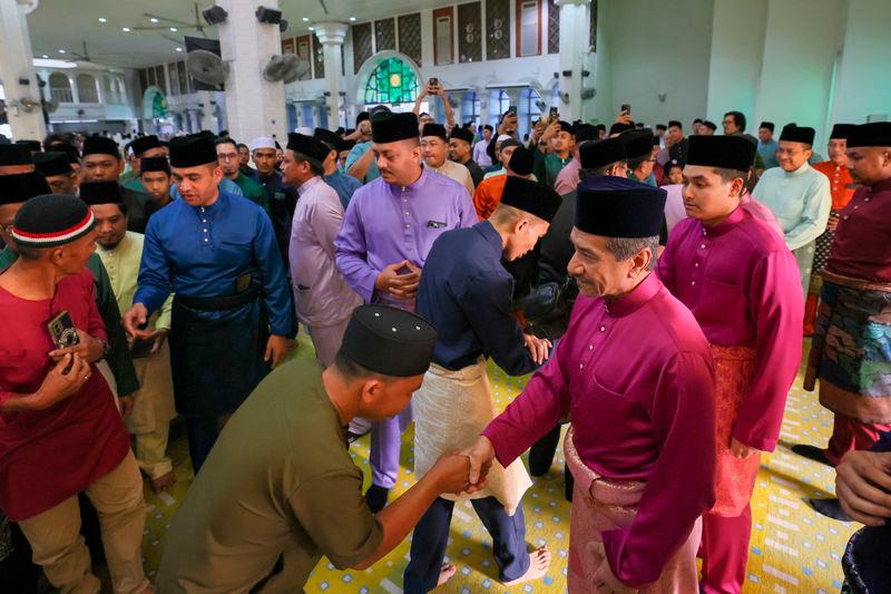 Sultan Mizan: Make Aidilfitri a celebration of unity and harmony Sultan Mizan: Make Aidilfitri a celebration of unity and harmony