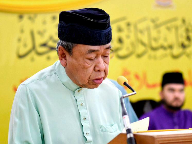 Sultan Sharafuddin wants MOH to promptly address shortage of hospital beds Sultan Sharafuddin wants MOH to promptly address shortage of hospital beds