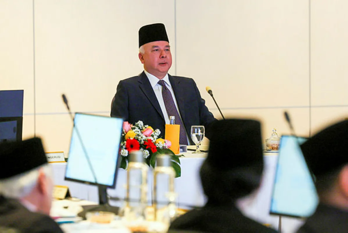 Sultan_Nazrin_urges_action_on_Islamic_council_resolutions Sultan Nazrin urges action on Islamic council resolutions