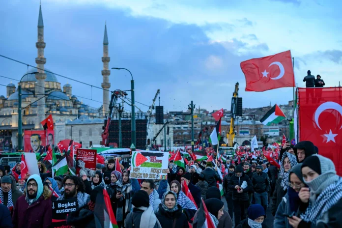 Thousands rally in Istanbul on New Year's Day to support Gaza