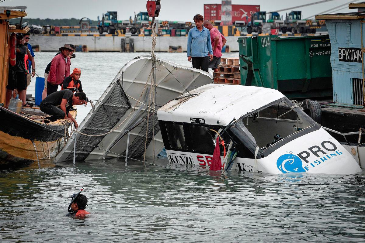Tanjung Harapan boat capsize: Two missing victims likely drifted away while boat was towed - Fire dept
